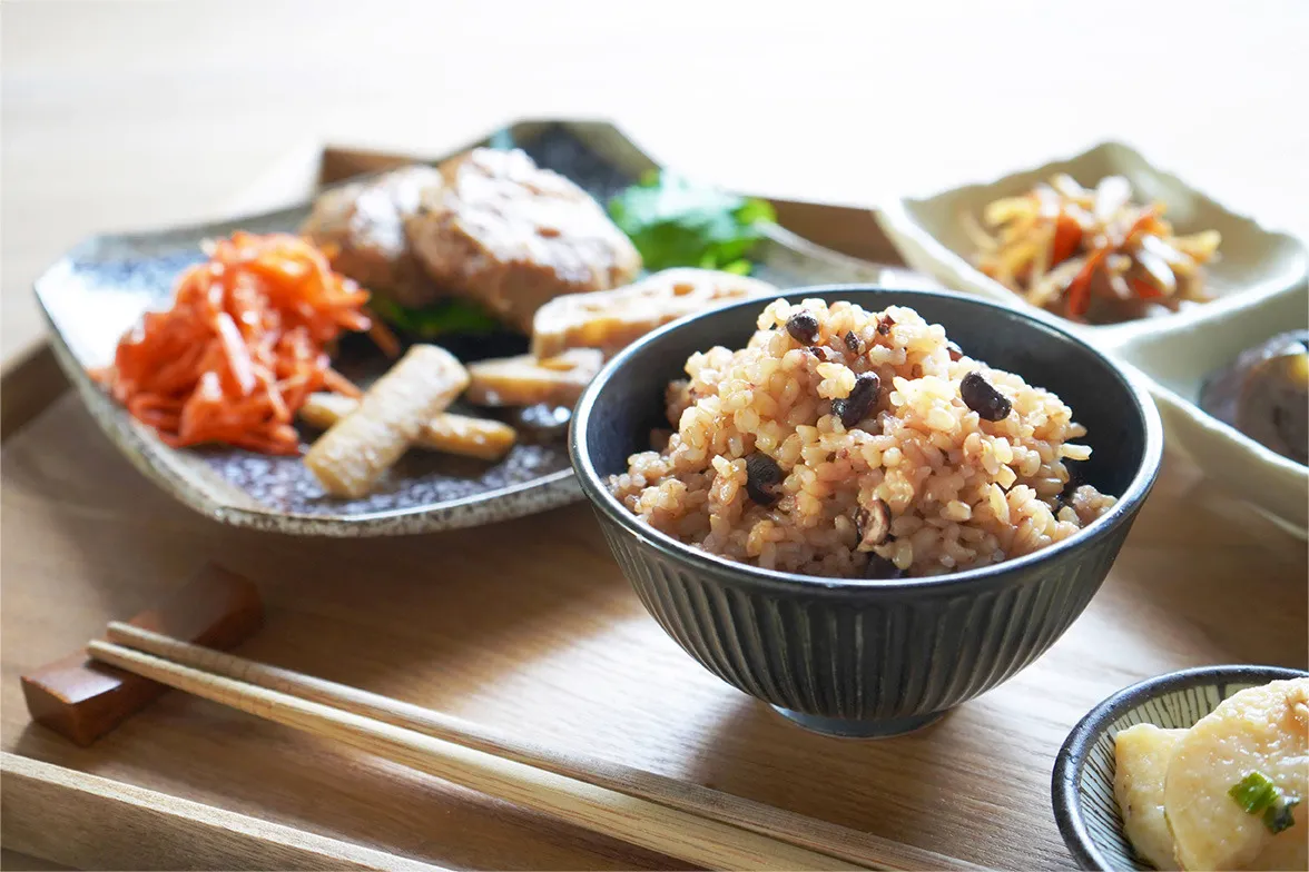 食欲のコントロールを目指せる耳つぼ